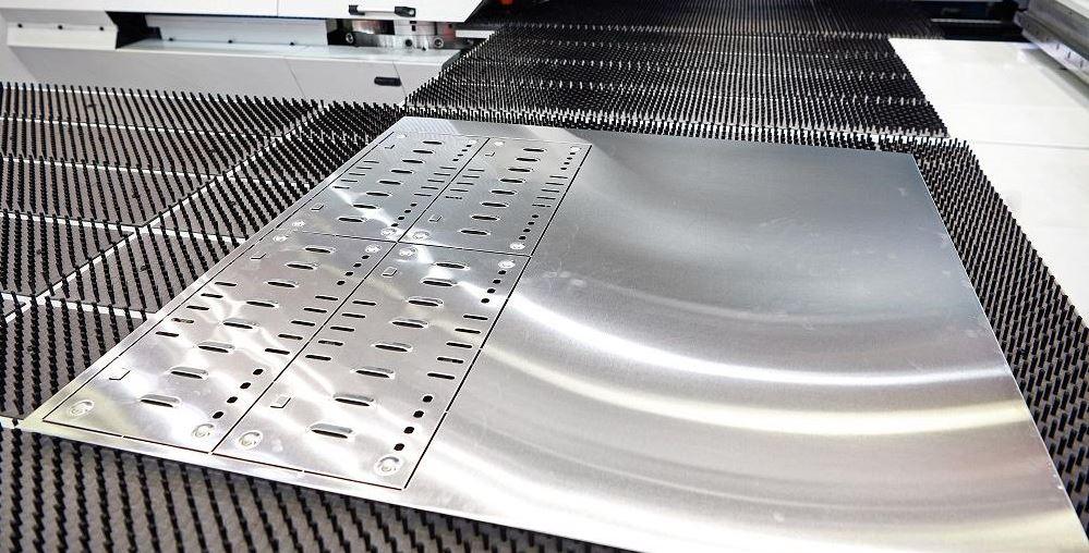 CNC Machining vs Sheet Metal: Choosing the Right Metal and Right Process